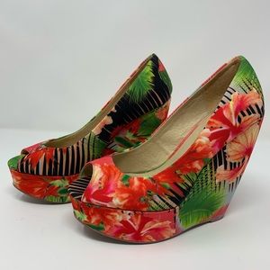Aldo Tropical Wedge heels Size 6